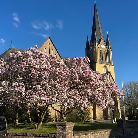 Charmantes Haus Naehe Bonn Koeln Messe Phantasialand * بورنهايم