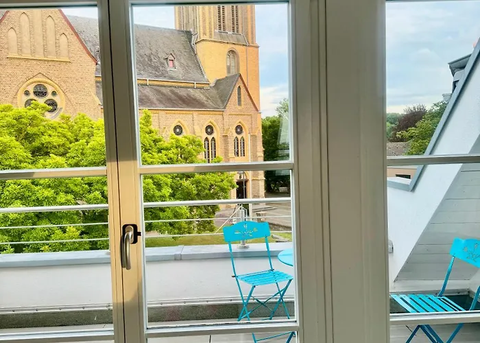 Charmantes Haus Naehe Bonn Koeln Messe Phantasialand Appartement *